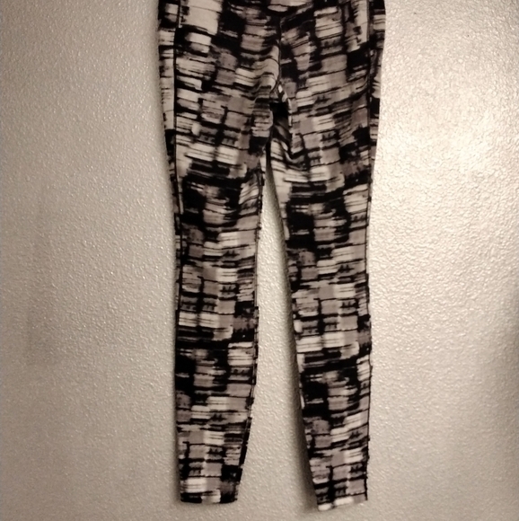Dri Fit Nike Sports Wear  Leggings Size S - Picture 2 of 3